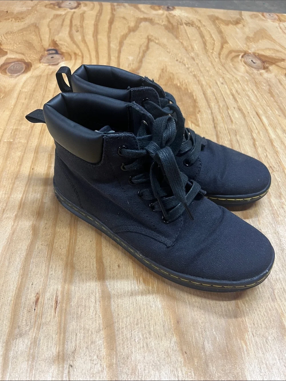 Dr marten high top sneakers Maelly NEW size 7 L